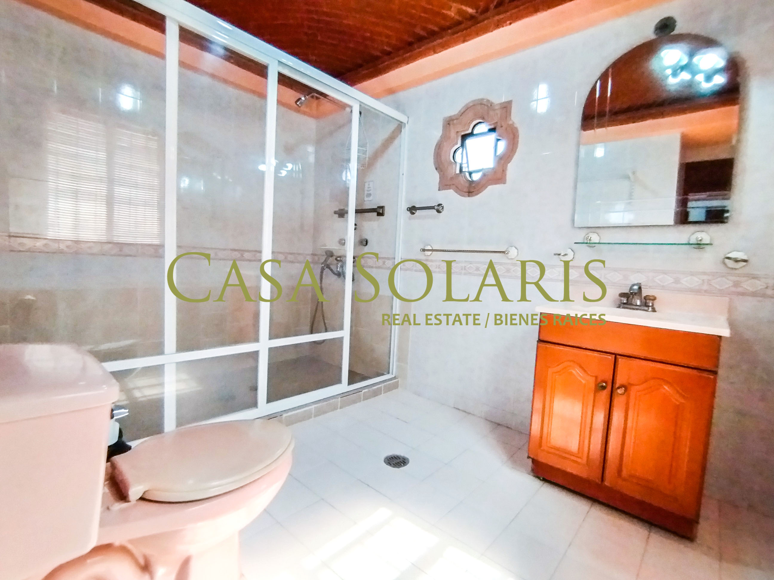 HOUSE FOR SALE NEAR GUANAJUATO CENTER