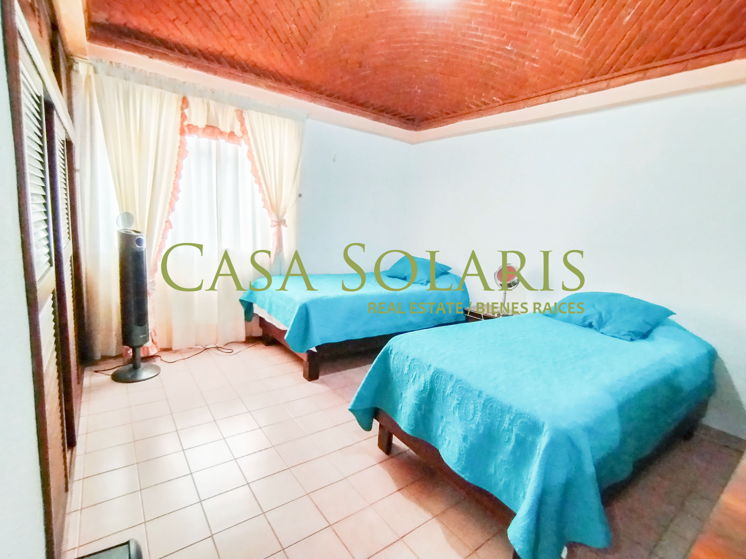 HOUSE FOR SALE NEAR GUANAJUATO CENTER