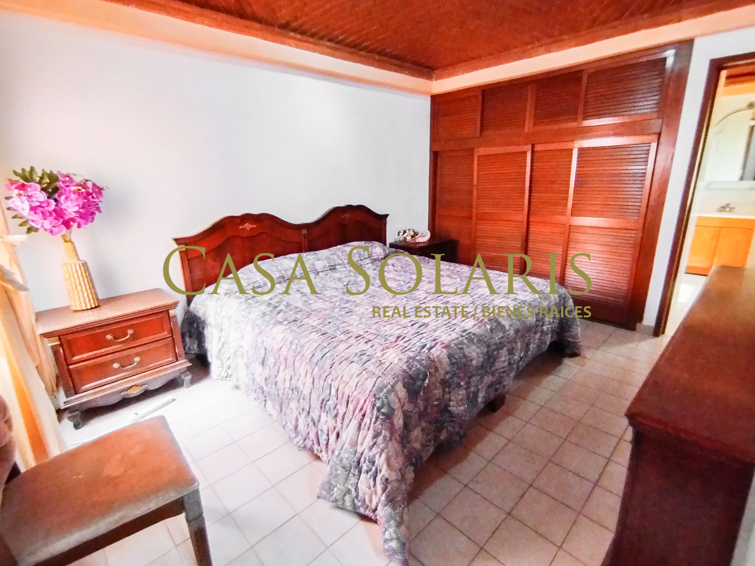 HOUSE FOR SALE NEAR GUANAJUATO CENTER