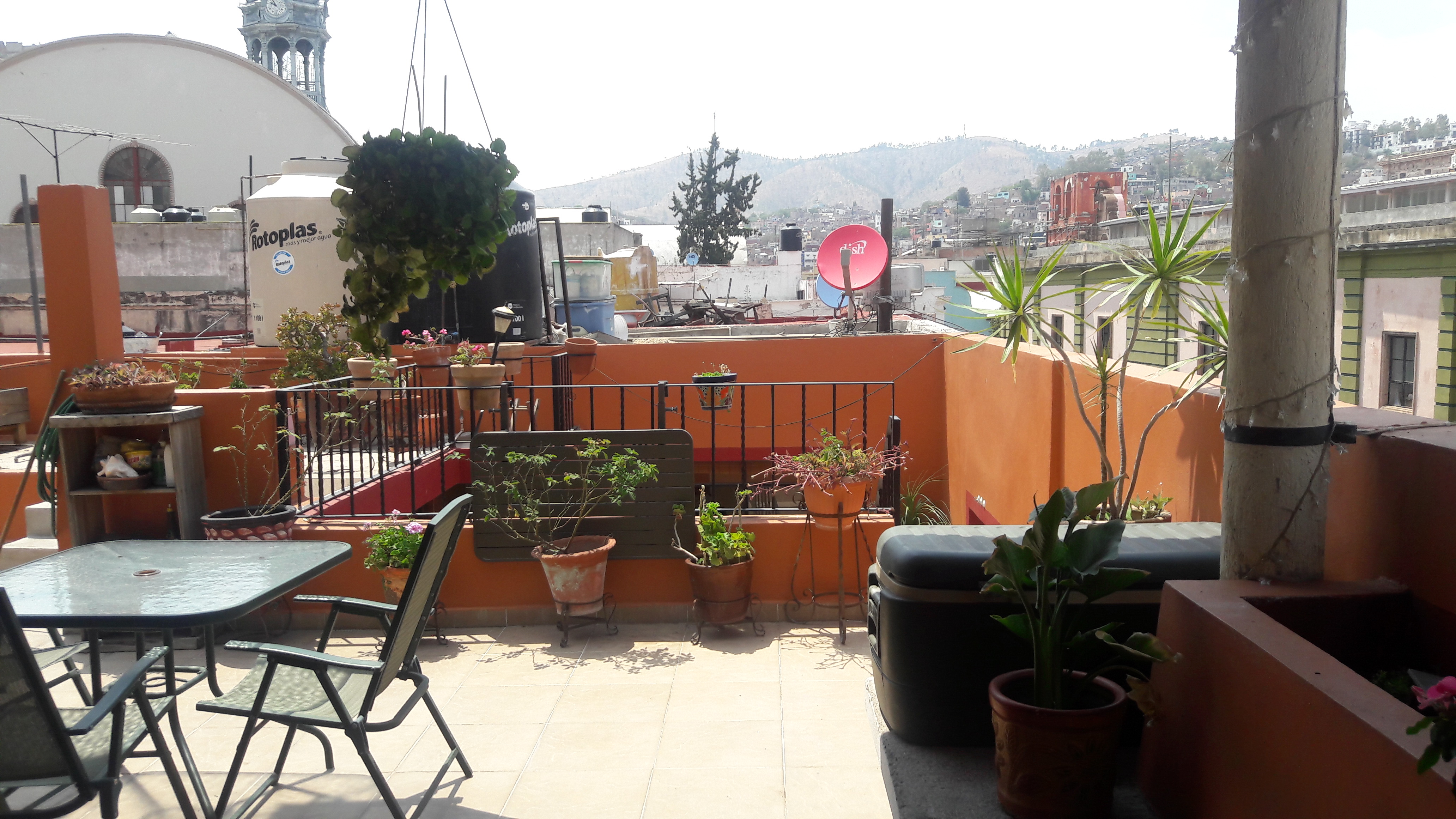 HOUSE IN THE CENTER WITH VIEW