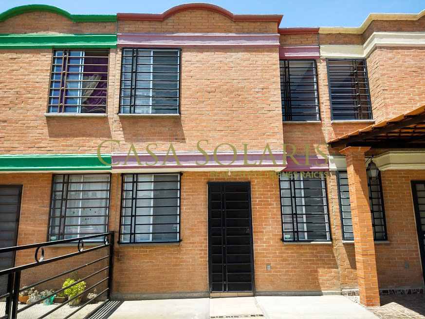 CASA EN RENTA EN MANANTIAL ZONA SUR